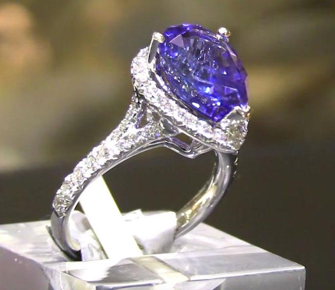 Engagement rings - stunning designs to symbolize your love from Kim's Jewelers